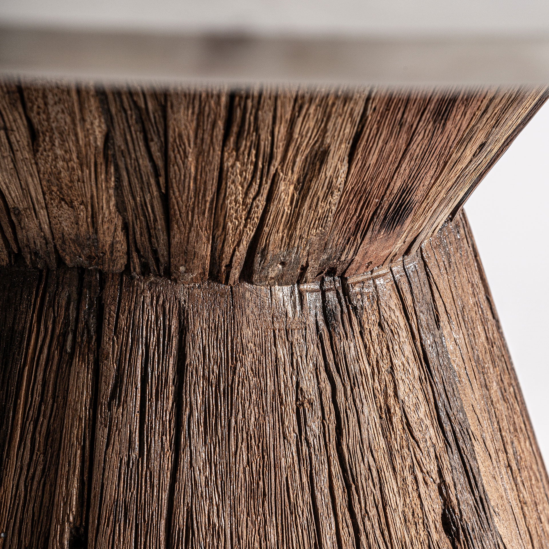 TOIGNE DINING TABLE